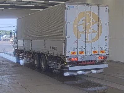 Isuzu GIGA