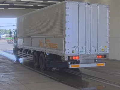 Isuzu GIGA
