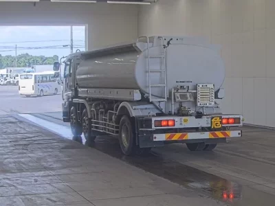 Isuzu GIGA