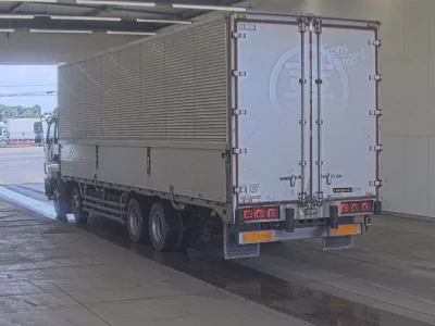 Isuzu GIGA