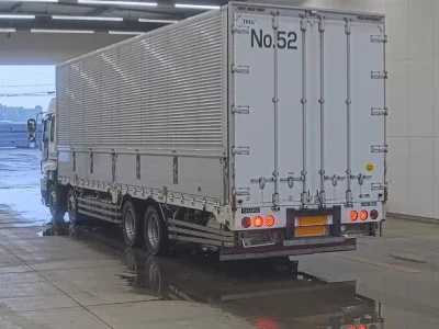 Isuzu GIGA