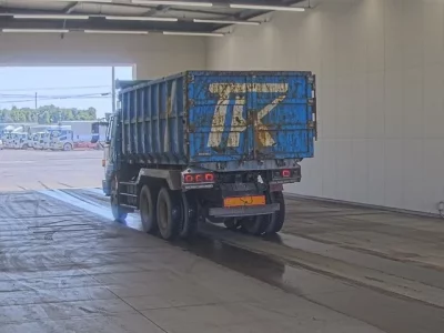 Isuzu GIGA