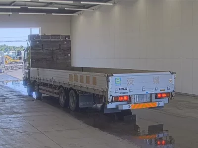 Isuzu GIGA
