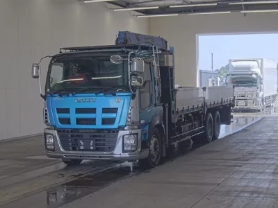 Isuzu GIGA