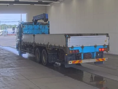 Isuzu GIGA