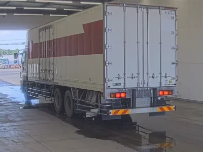 Isuzu GIGA