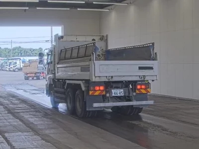Isuzu GIGA