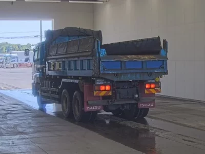 Isuzu GIGA
