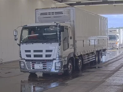 Isuzu GIGA