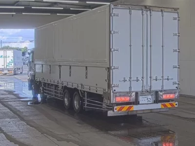 Isuzu GIGA