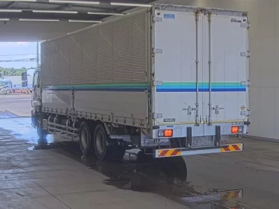 Isuzu GIGA