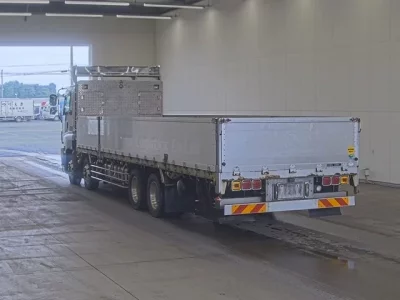 Isuzu GIGA