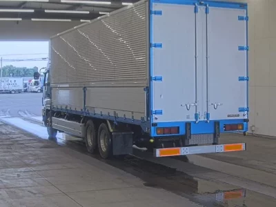 Isuzu GIGA