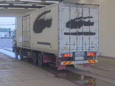 Isuzu GIGA
