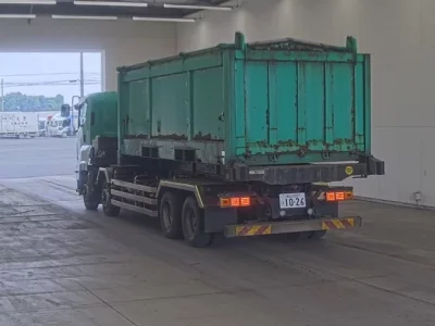 Isuzu GIGA