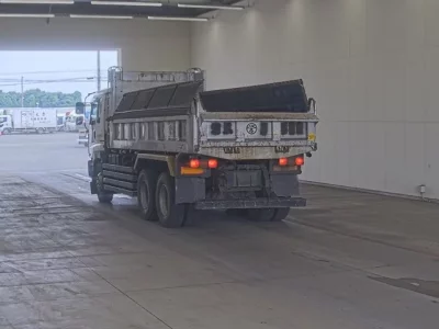 Isuzu GIGA