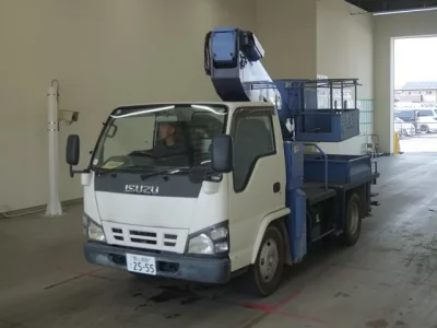 Isuzu ELF