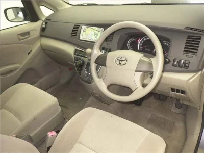 Toyota ISIS
