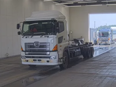 Hino TRUCK