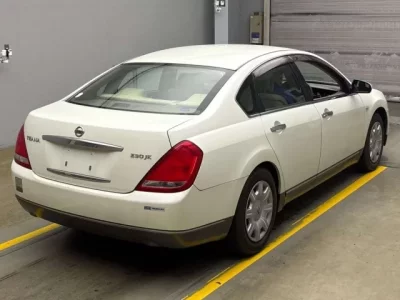 Nissan TEANA