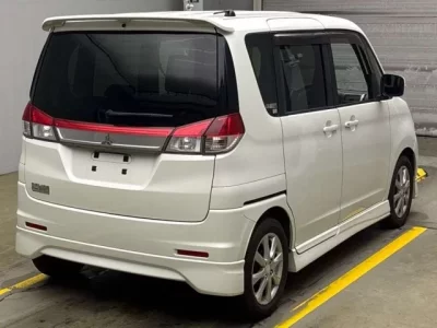 Mitsubishi DELICA D2