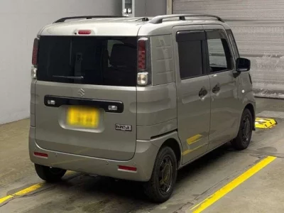 Suzuki SPACIA BASE