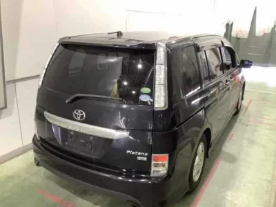 Toyota ISIS