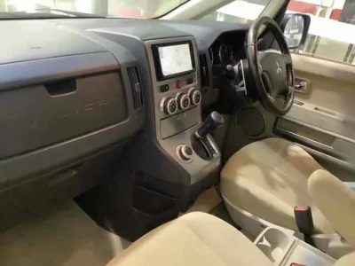 Mitsubishi DELICA D5