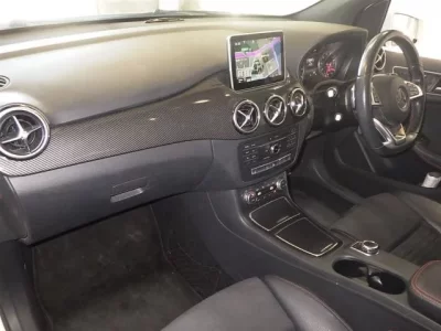 Mercedes-Benz B CLASS