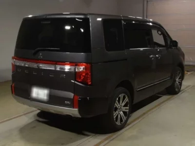 Mitsubishi DELICA D5