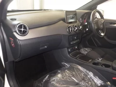 Mercedes-Benz B CLASS