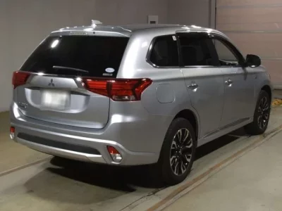 Mitsubishi OUTLANDER PHEV