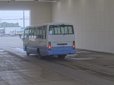 Isuzu BUS