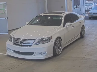 Lexus LS
