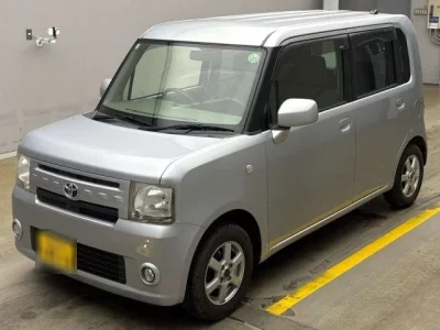 Toyota PIXIS SPACE