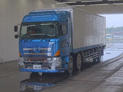 Hino TRUCK