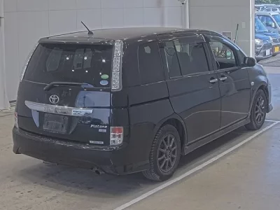 Toyota ISIS