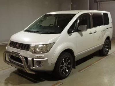 Mitsubishi DELICA D5