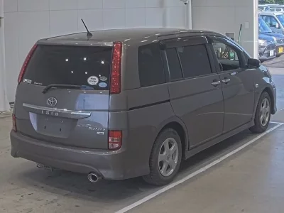 Toyota ISIS