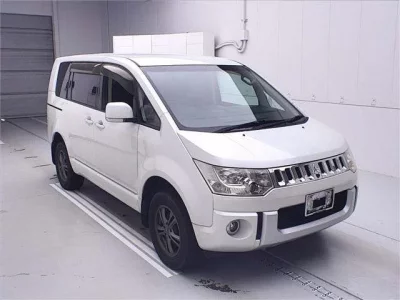 Mitsubishi DELICA D5