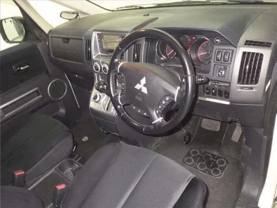 Mitsubishi DELICA D5