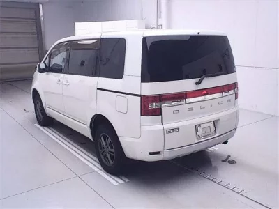 Mitsubishi DELICA D5
