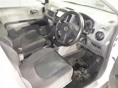 Nissan AD