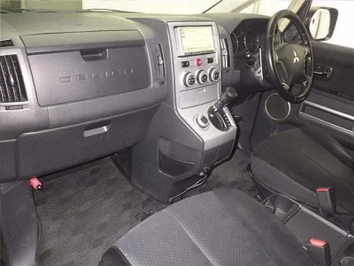 Mitsubishi DELICA D5