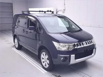 Mitsubishi DELICA D5