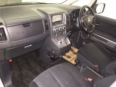 Mitsubishi DELICA D5