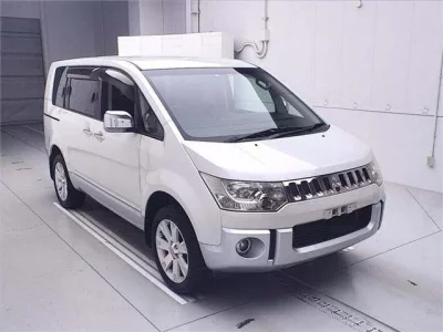 Mitsubishi DELICA D5