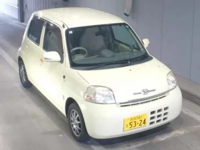 Daihatsu Esse