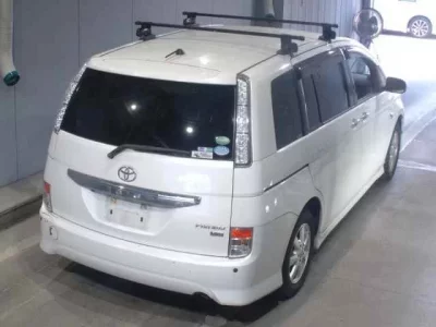 Toyota ISIS