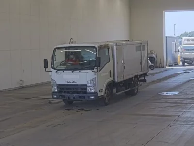 Isuzu ELF